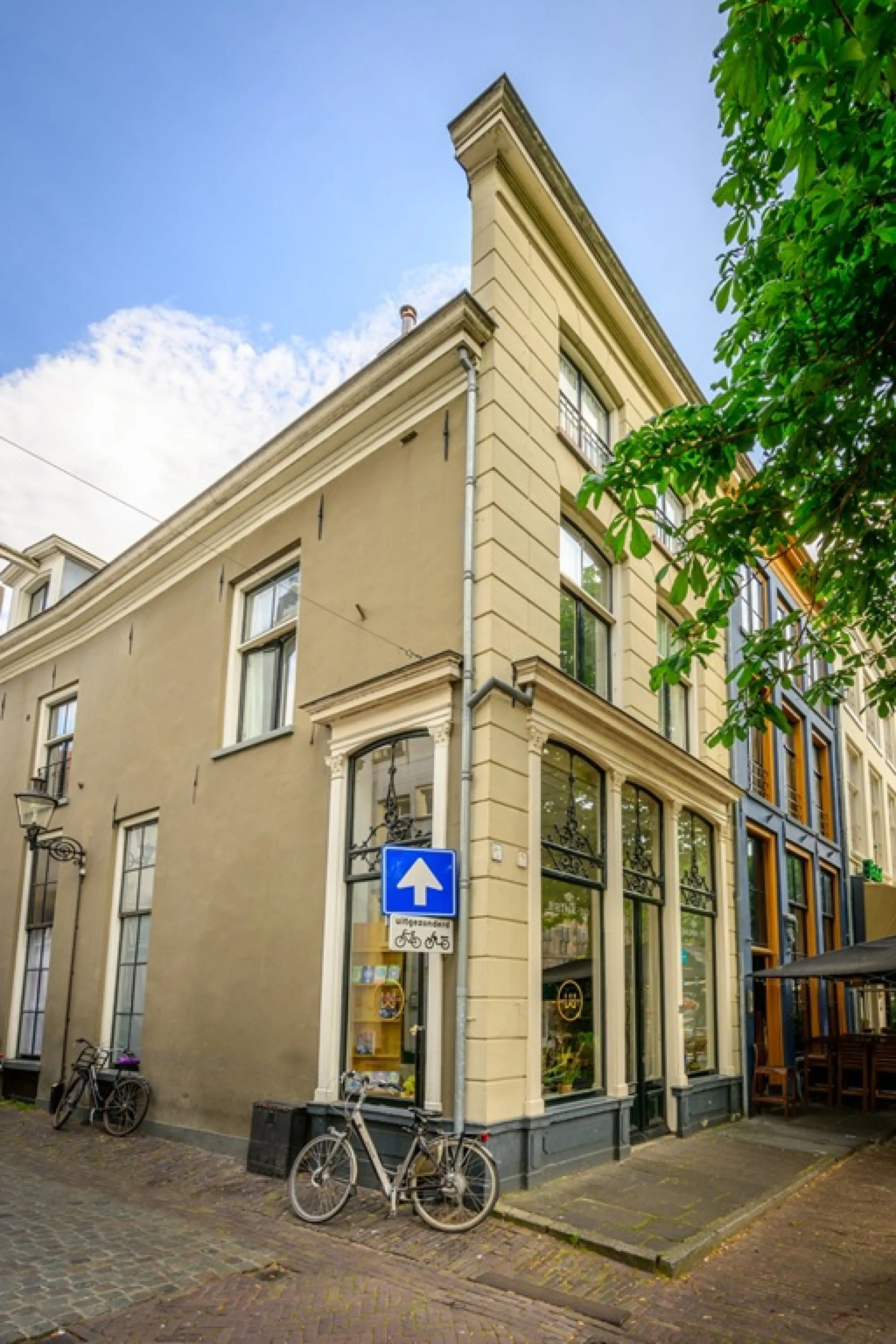 Brink 30 - Menstraat 2