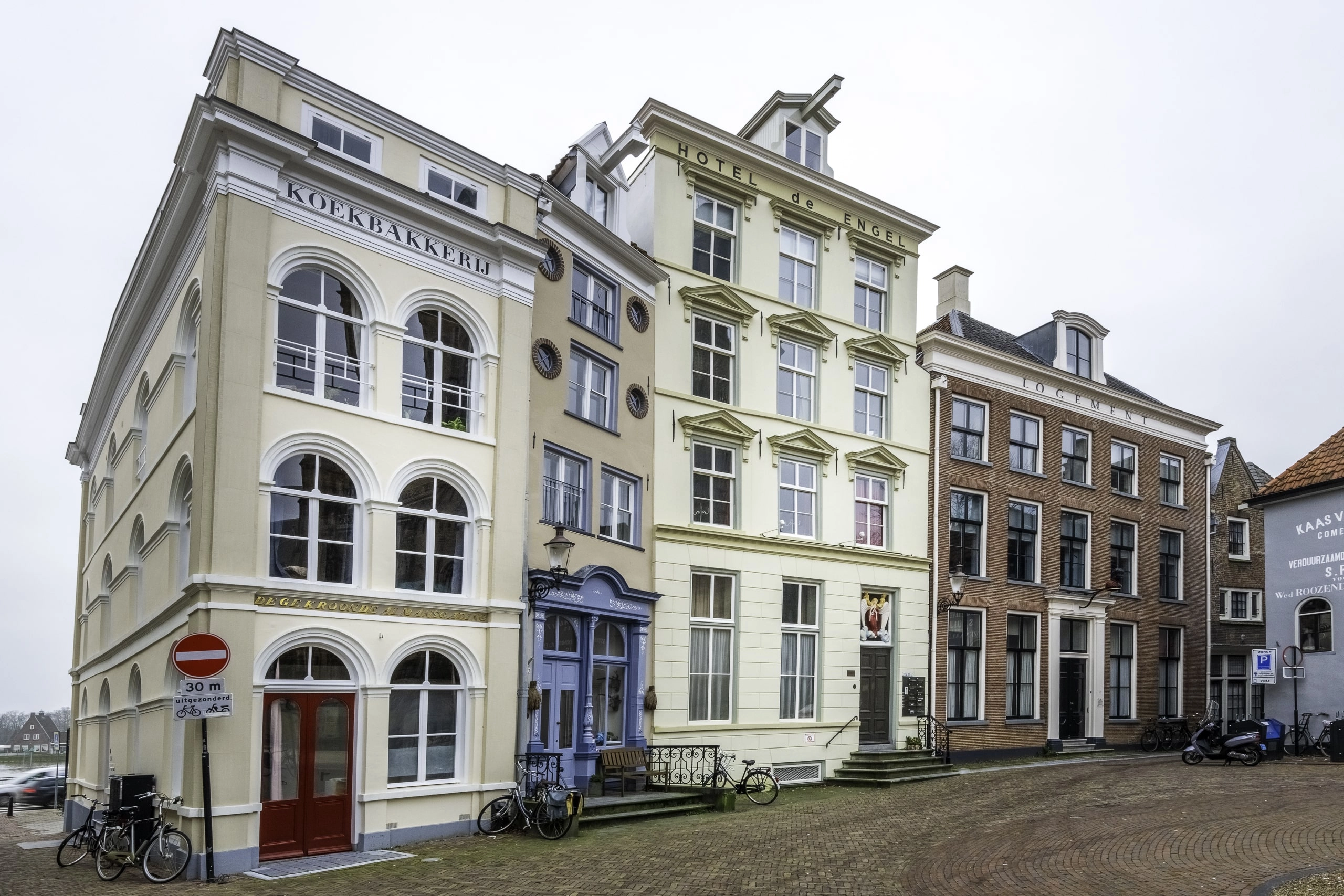 Grote Kerkhof 21